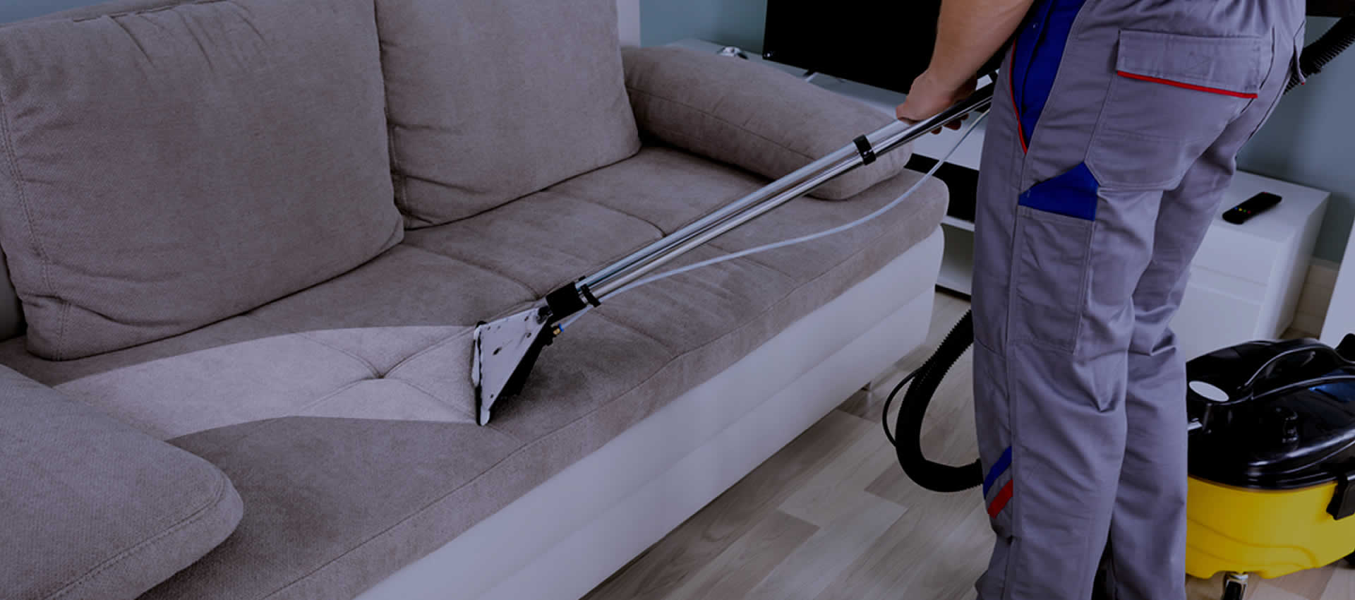 Limpeza de poltronas e cadeiras de escritório: cuide do conforto