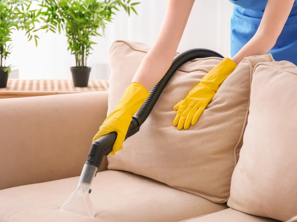 Limpeza de sofás em apartamentos pequenos: soluções práticas e eficazes
